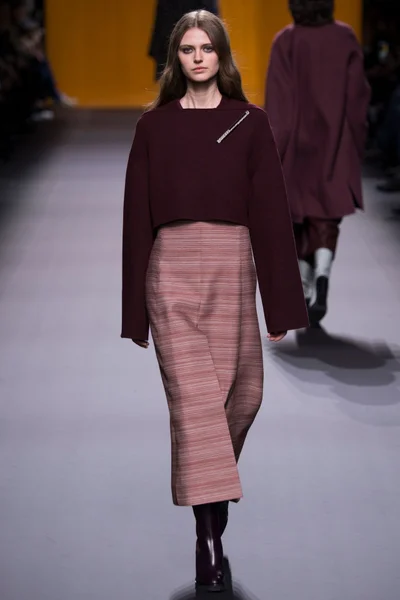 Look 28